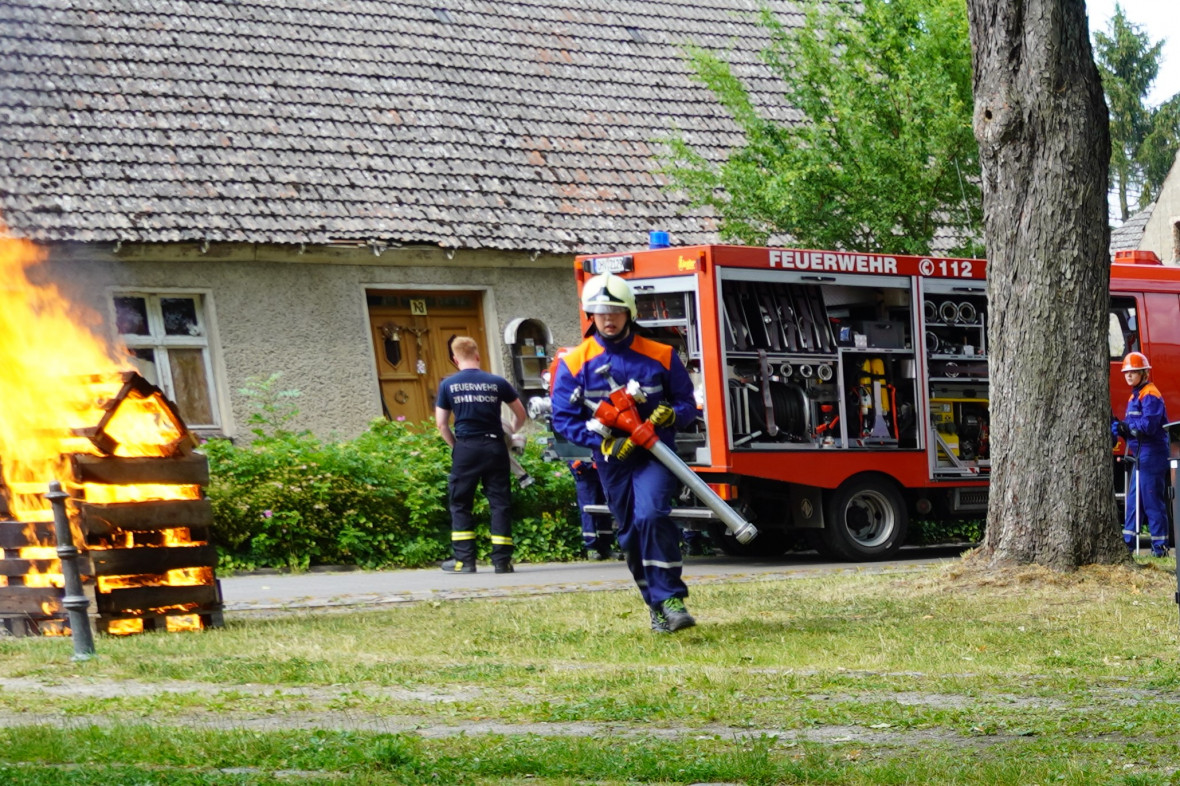 Der Feuerwehrunterricht fr Schlerinnen und Schler der Oberschule Lehnitz steht in den Startlchern, Foto: Christian Howe