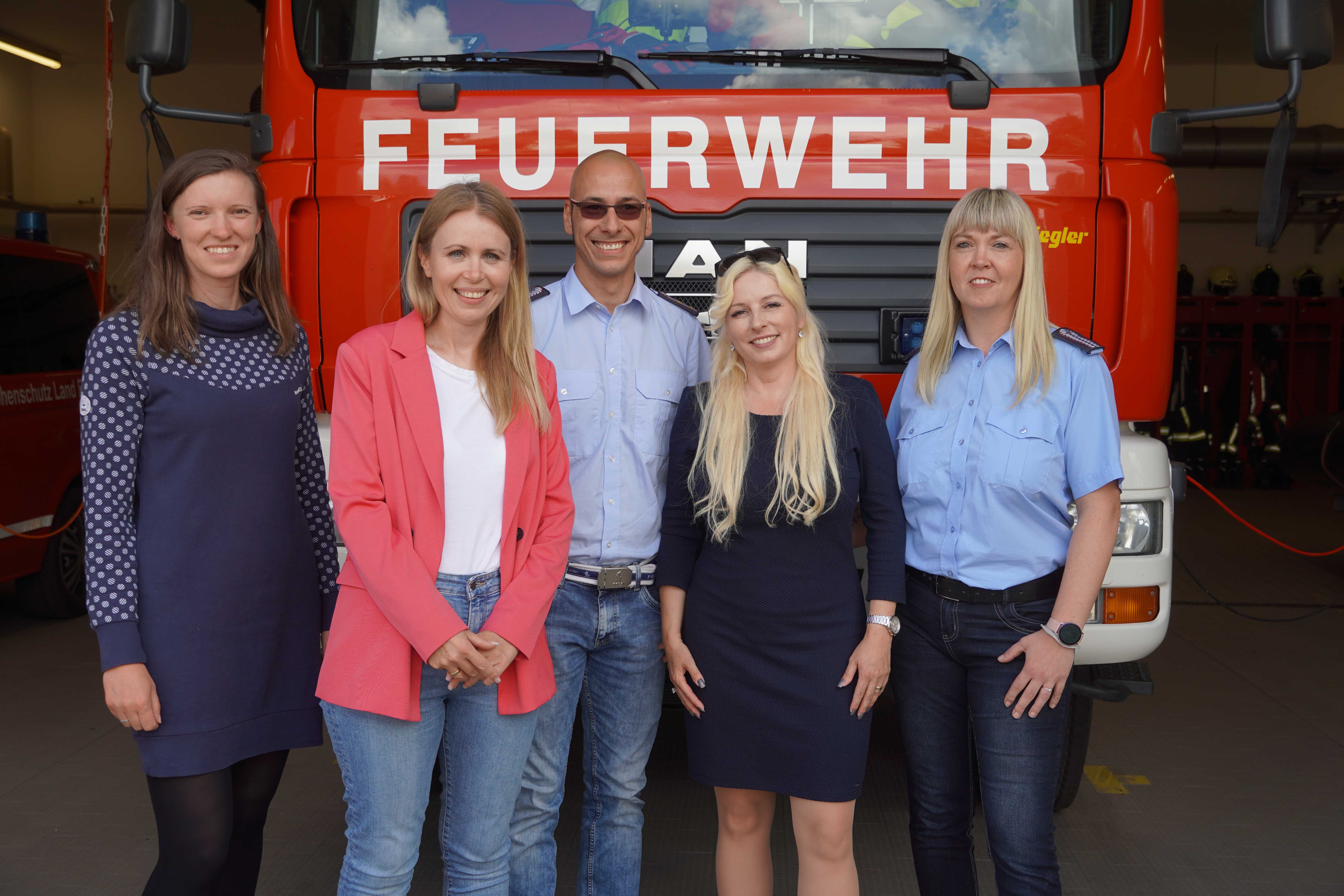 Breite Untersttzung fr das erste Projekt Feuerwehr macht Schule im Landkreis OHV, Foto: Christian Howe