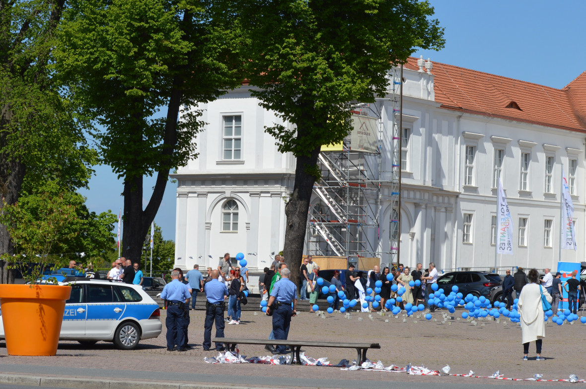 Kalbitz und Co tauschen Mundschutz gegen Aluhut, Foto: Christian Howe